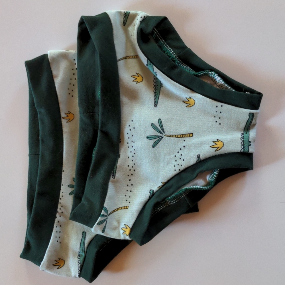 2 pairs of sz 5 Crocs undies